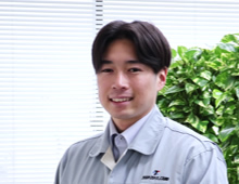 先輩社員タブ画像1